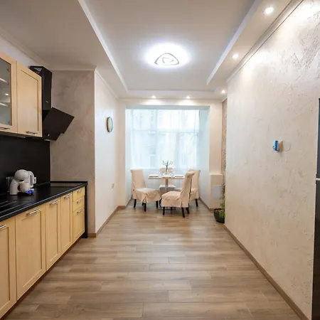 Luminous 2bdr With Balcony & View In The Center Sofia