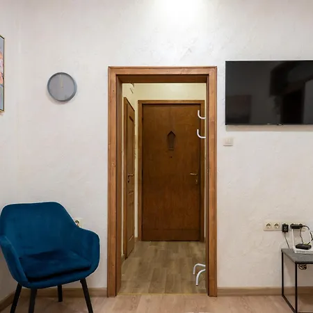 Luminous 2bdr With Balcony & View In The Center